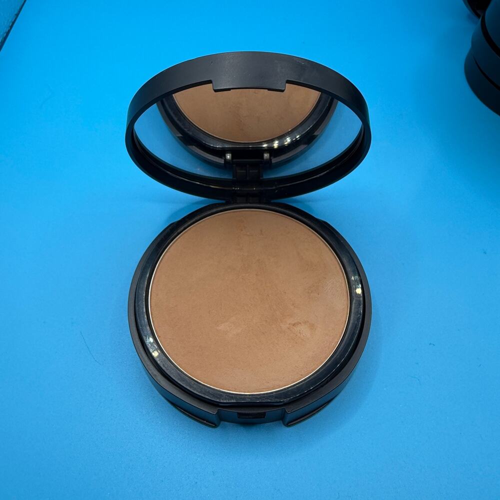 bareMinerals Medium Deep 40 Cool BarePro Powder Foundation - Picture 3 of 3
